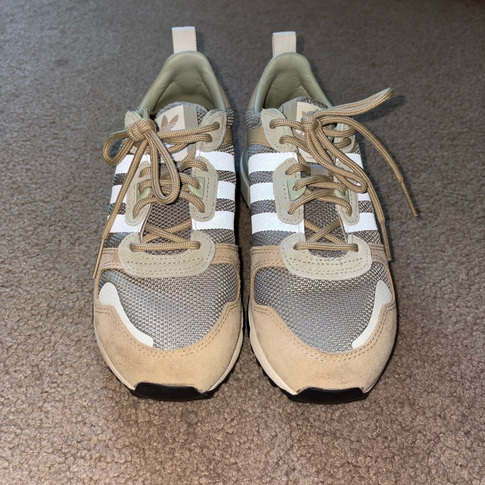 adidas Beige, White & Light Gray Casual Runner Sneakers